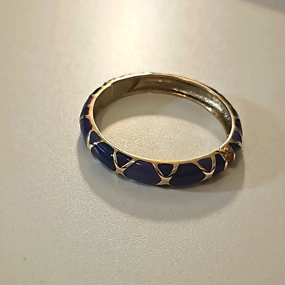 Vintage Gold Tone Enamel Cuff Clamper Bracelet.
